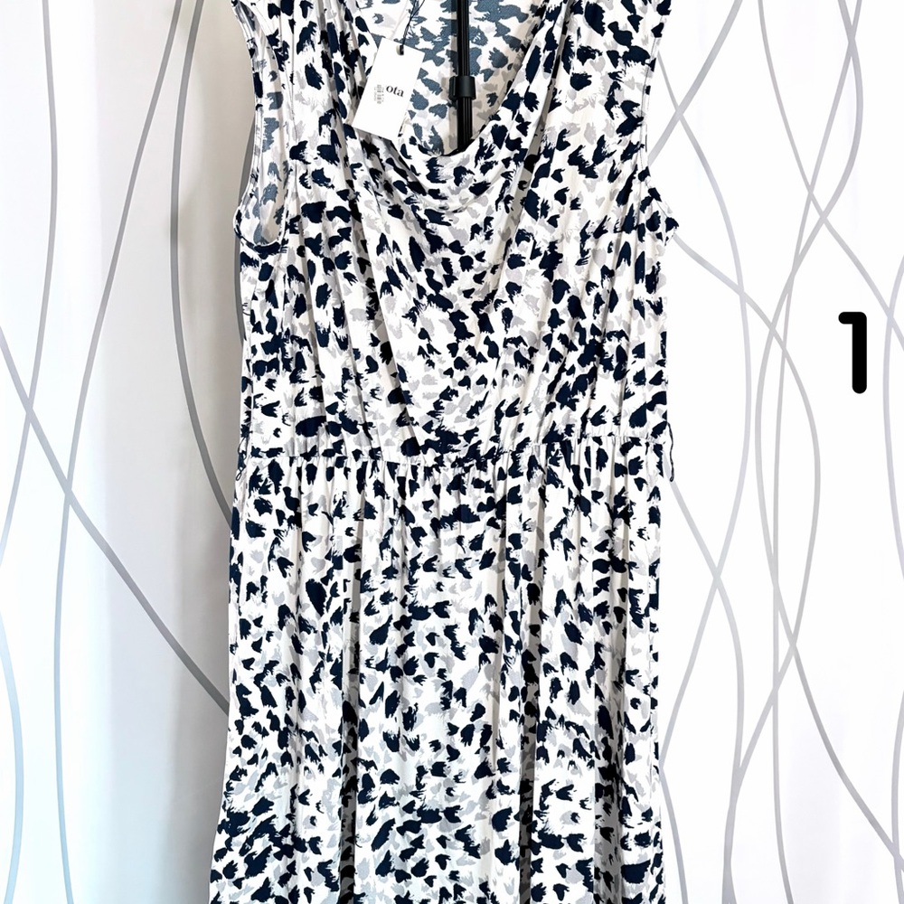 (4Q1) Leota Navy & White Abstract Print Cowl Neck Dress – 3L (Plus Size)